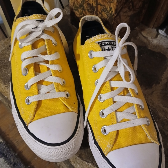 Converse Chuck Taylor All Stars Yellow Women’s 9.5 Men’s 7.5Low Top Canvas Style - Picture 4 of 8